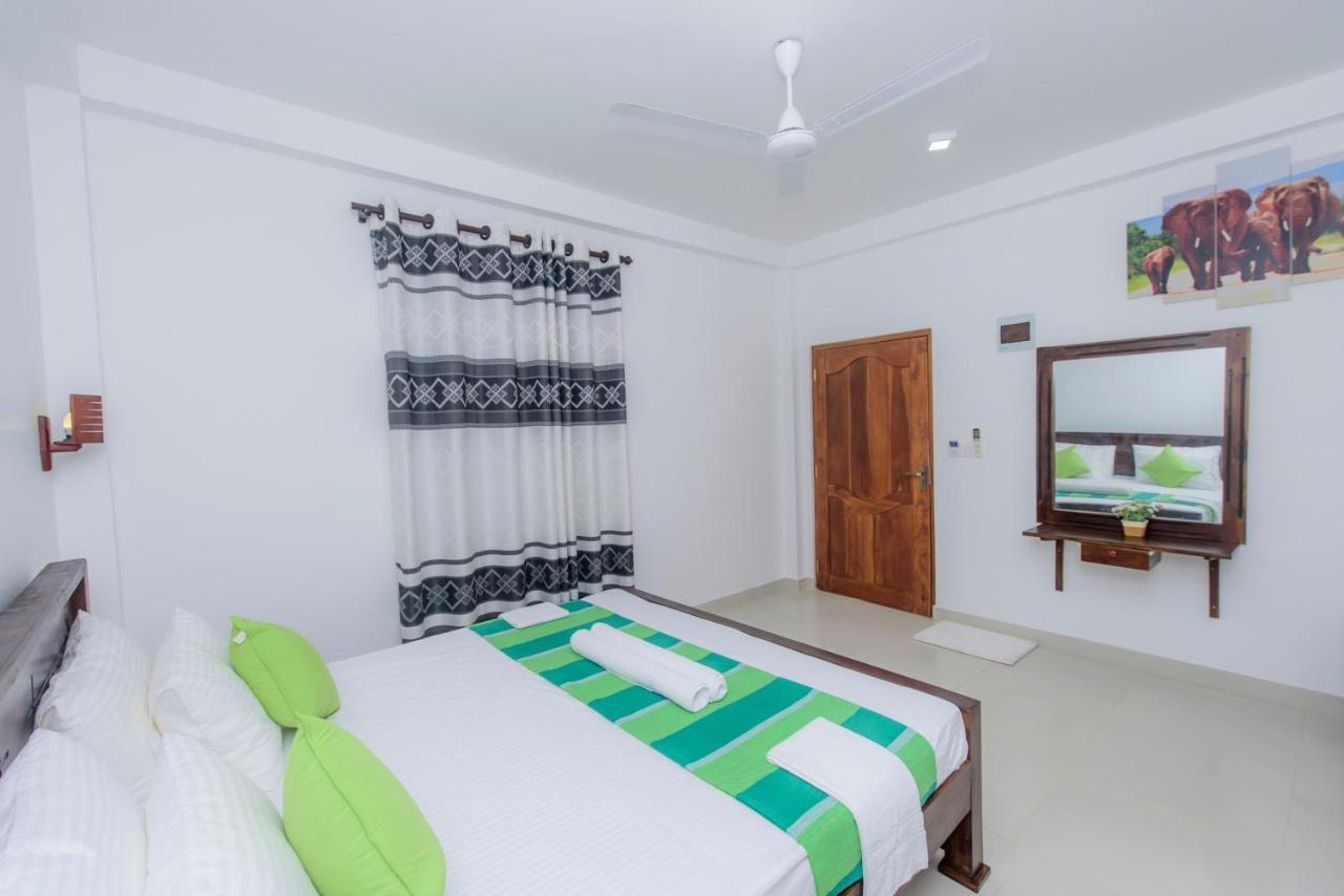 Scenery River Star Hotel Hikkaduwa Extérieur photo