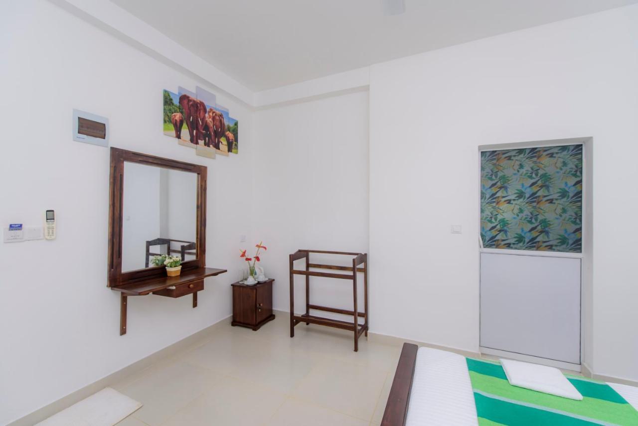 Scenery River Star Hotel Hikkaduwa Extérieur photo