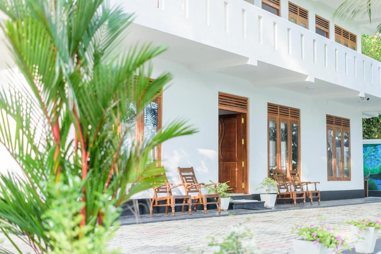 Scenery River Star Hotel Hikkaduwa Extérieur photo